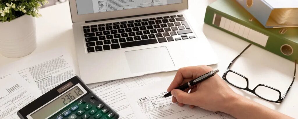 Maximize Efficiency_ 5 Reasons to Outsource Tax Return Preparation During Tax Season