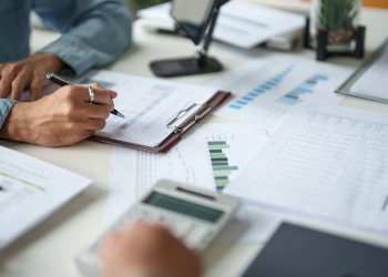 Still Behind on Payments? Try AR and AP Services Outsourcing to India